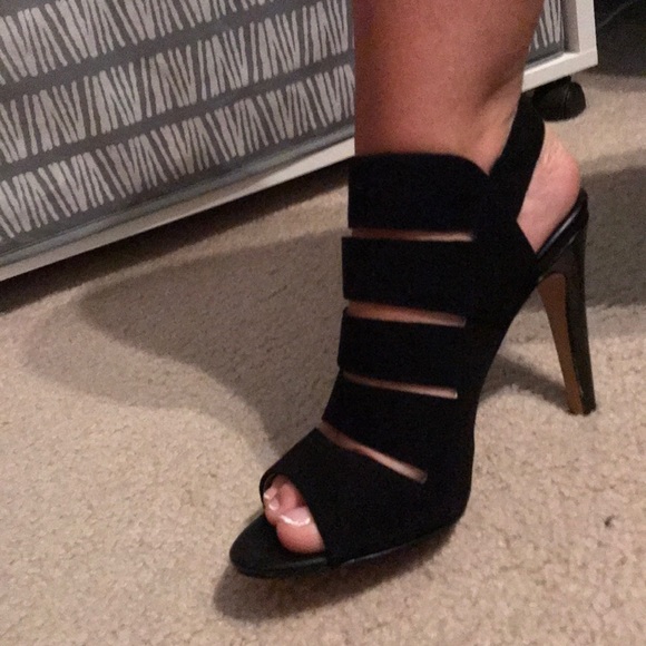 Black strappy heels - Picture 4 of 4
